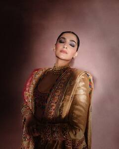 Sonam Kapoor: अभिनेत्री सोनम कपूरचा देसी अवतार; साडीत दिसतेय खास!