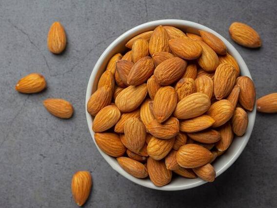 Fake And Real Almonds: असली और नकली बादाम ऐसे करें फर्क, वरना हो जाएगी पेट की बीमारी Fake And Real Almonds: असली और नकली बादाम ऐसे करें फर्क, वरना हो जाएगी पेट की बीमारी