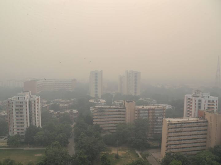 Delhi NCR Air Quality In Serious Category AQI Crosses 400 In Many Areas GRAP 3 Implemented Schools Closed Delhi Pollution: दिल्ली-एनसीआर में एयर क्वालिटी हुई गंभीर, कई इलाकों में एक्यूआई 400 पार, स्कूल के साथ क्या रहेगा बंद?