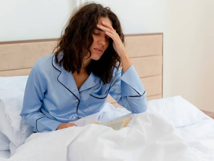What is menopause disease in which women will wake up at 3.29 am क्यों रात में तीन बजकर इतने मिनट पर अचानक खुल जाती है लाखों महिलाओं की आंख?