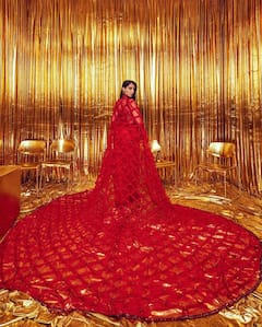 Nora Fatehi Photos : రెడ్​ హాట్​ మిర్చిలా ఆహా అనిపిస్తున్న నోరా ఫతేహి