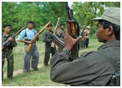 चुनावी माहौल में बढ़ी नक्सलियों की सक्रियता, पुलिस मुखबिरी के शक में 3 ग्रामीणों को उतारा मौत के घाट