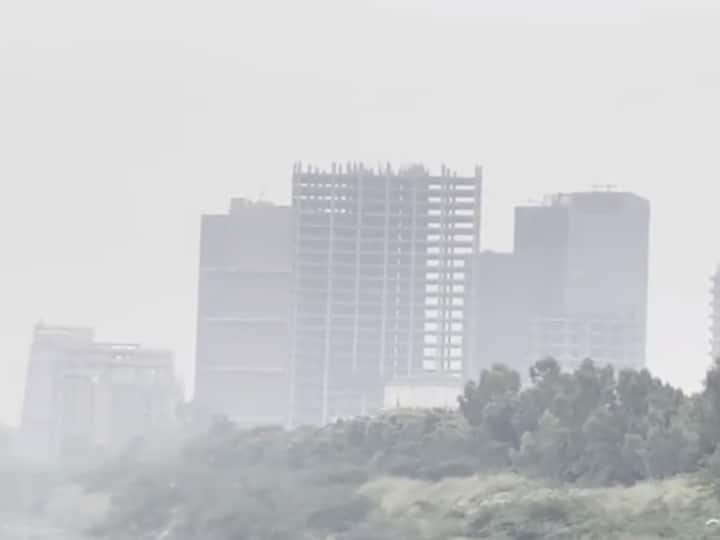 Uttar Pradesh Weather News UP Air Pollution AQI level in Noida Ghaziabad in very poor category UP Weather AQI Today: यूपी में कब से पड़ेगी कड़ाके की ठंड? नोएडा में AQI पहुंचा 390 के पार, जानें- अन्य शहरों का हाल