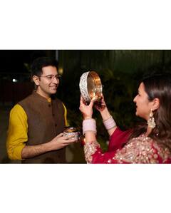 Karva Chauth Photos : 'உன்னோடு வாழ்வது ஆனந்தமே..’ கர்வா சௌத் கொண்டாடிய திரைப்பிரபலங்கள்!