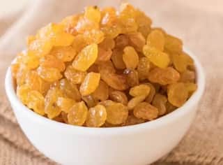 વધુ કિશમિશ ખાવી નુકશાનકારક, જાણો એક દિવસમાં કેટલી ખાવી જોઈએ