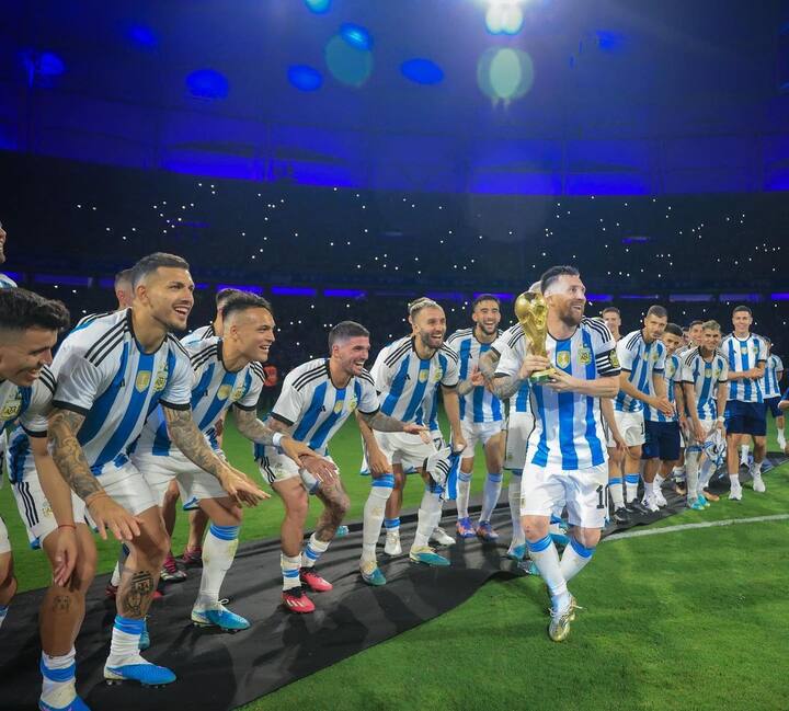 அதுமட்டும் இல்லாமல் நான்கு முறை ஆட்டநாயகன் விருதையும் வென்றுள்ளார் என்பது குறிப்பிடத்தக்கது.