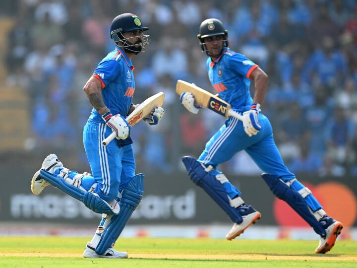 India Sri Lanka Wankhede Stadium IND vs SL Innings Report World Cup 2023 Sports News IND vs SL: कोहली-गिल की शानदार पारी, अय्यर ने आखिरी ओवरों में की ताबड़तोड़ बल्लेबाजी, श्रीलंका के सामने 358 रनों का लक्ष्य