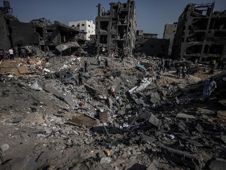 A view of the area after the second bombardment of the Israeli army at Jabalia refugee camp in Gaza City. (Source: Getty)