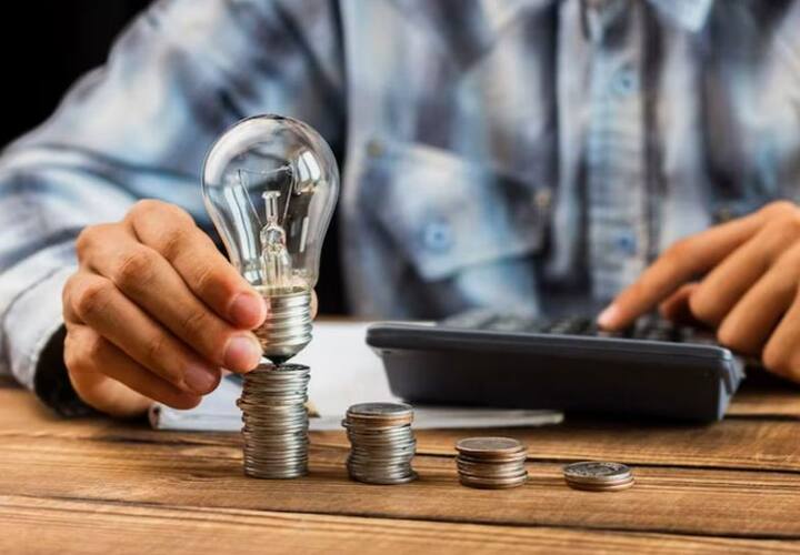 ਇਸ ਕਦਮ ਨਾਲ ਪਾਰਦਰਸ਼ਤਾ ਵਧਾਉਣ ਅਤੇ ਭੌਤਿਕ ਰੂਪ ਵਿੱਚ ਸ਼ੇਅਰਾਂ ਦੇ ਨਾਲ ਸੰਭਾਵੀ ਤੌਰ 'ਤੇ ਸ਼ੱਕੀ ਗਤੀਵਿਧੀਆਂ ਨੂੰ ਰੋਕਣ ਵਿੱਚ ਮਦਦ ਦੀ ਵੀ ਉਮੀਦ ਹੈ। ਕੰਪਨੀ ਐਕਟ, 2013 ਦੇ ਤਹਿਤ, ਪ੍ਰਾਈਵੇਟ ਕੰਪਨੀਆਂ ਨੂੰ ਸ਼ੇਅਰ ਟ੍ਰਾਂਸਫਰ ਕਰਨ 'ਤੇ ਪਾਬੰਦੀ ਹੈ ਅਤੇ ਮੈਂਬਰਾਂ ਦੀ ਗਿਣਤੀ 200 ਤੋਂ ਵੱਧ ਨਹੀਂ ਹੋ ਸਕਦੀ। ਨਿਰਧਾਰਤ ਮਾਪਦੰਡਾਂ ਦੇ ਅਨੁਸਾਰ, ਇੱਕ ਛੋਟੀ ਕੰਪਨੀ ਦੀ ਅਦਾਇਗੀਸ਼ੁਦਾ ਸ਼ੇਅਰ ਪੂੰਜੀ 4 ਕਰੋੜ ਰੁਪਏ ਤੋਂ ਵੱਧ ਨਹੀਂ ਹੈ ਅਤੇ ਇਸਦਾ ਟਰਨਓਵਰ ਕੁਝ ਸ਼ਰਤਾਂ ਦੇ ਅਧੀਨ 40 ਕਰੋੜ ਰੁਪਏ ਤੱਕ ਹੈ।