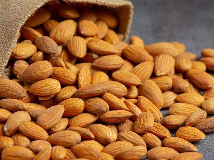 Tips To Identify Real And Fake Dry Almonds Fake And Real Almonds: असली और नकली बादाम की पहचान करने के लिए अपनाएं यह तरीका
