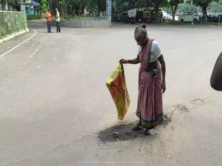 act of an elderly roadside vendor in the Kanchipuram District Collectorate has caused a stir 