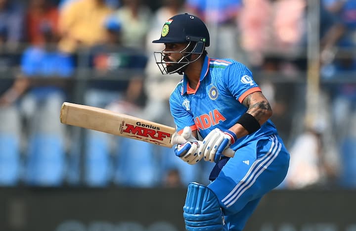 இந்த போட்டியில் தன்னுடைய 49வது சதம் அடிக்கும் வாய்ப்பை விராட் கோலி தவறவிட்டார்.