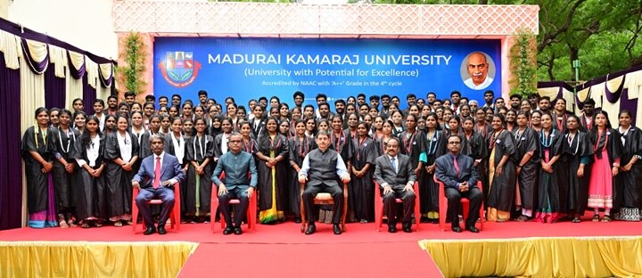 MKU Convocation: மதுரை காமராசர் பல்கலைக்கழகத்தின் பட்டமளிப்பு விழா; பட்டங்களை வழங்கிய ஆளுநர்! புறக்கணித்த அமைச்சர்