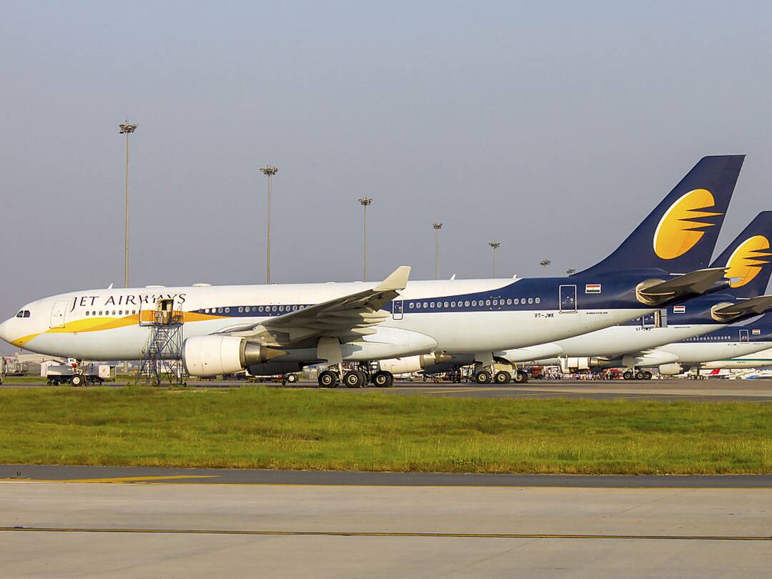 Jet Airways: జెట్ ఎయిర్వేస్కు షాక్, రూ.538 కోట్ల విలువైన ఆస్తులు సీజ్ Jet Airways Properties Worth Rs 538 Crore Seized In Money Laundering Case Jet Airways: జెట్ ఎయిర్వేస్కు షాక్, రూ.538 కోట్ల విలువైన ఆస్తులు సీజ్