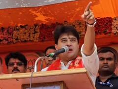 रणदीप सुरजेवाला ने जय-वीरू से की कमलनाथ-दिग्विजय की तुलना, ज्योतिरादित्य सिंधिया ने पूछा- उनका रोल क्या था फिल्म में?