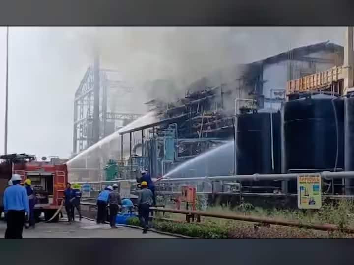 raigad mahad midc fire 7 death in blue jet healthcare chemical company maharashtra latest news update Mahad Fire : महाडच्या केमिकल कंपनीतील आगीमध्ये 7 कामगारांचा होरपळून मृत्यू, 4 जण बेपत्ता 