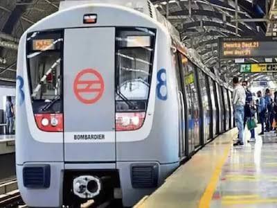 Delhi Air Pollution delhi metro run extra 60 trips from 3 november After grap 3 Implemented ANN Delhi Metro: दिल्ली में GRAP 3 लागू होने के बाद DMRC का बड़ा फैसला, अब आज से 60 अतिरिक्त फेरे लगा रही मेट्रो