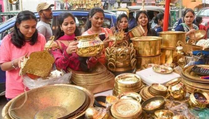 Dont make a mistake if you buy utensils on the occasion of Dhanteras Dhanteras 2023: ધનતેરસના અવસરે વાસણની ખરીદી કરો છો તો ભૂલ  ન કરશો