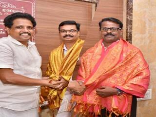 விழாவை புறக்கணித்த பேராசிரியர்களை சந்தித்து சால்வை அணிவித்து வாழ்த்து தெரிவித்த சு.வெங்கடேசன் எம்.பி