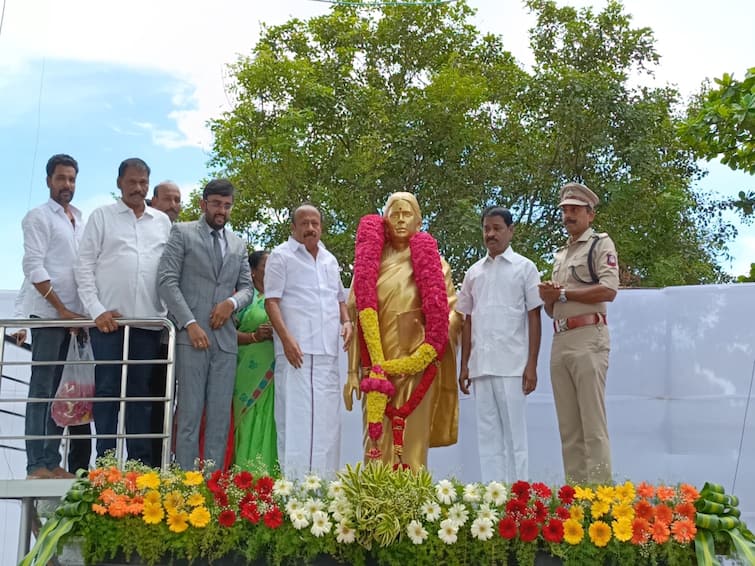 Freedom fighter Anjalai Ammal Inauguration of statue of Cuddalore TNN சுதந்திரப் போராட்ட வீராங்கனை கடலூர் அஞ்சலை அம்மாள் திருவுருவ சிலை திறப்பு 