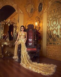 Urfi Javed Arrested: उर्फी जावेदला कॅफेबाहेरून अटक? व्हिडिओ व्हायरल!