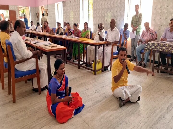 பெரியகுளம் நகர் மன்ற கூட்டத்தில் வார்டு கவுன்சிலர்கள் தர்ணா - பொது மக்கள் முற்றுகையால் பரபரப்பு