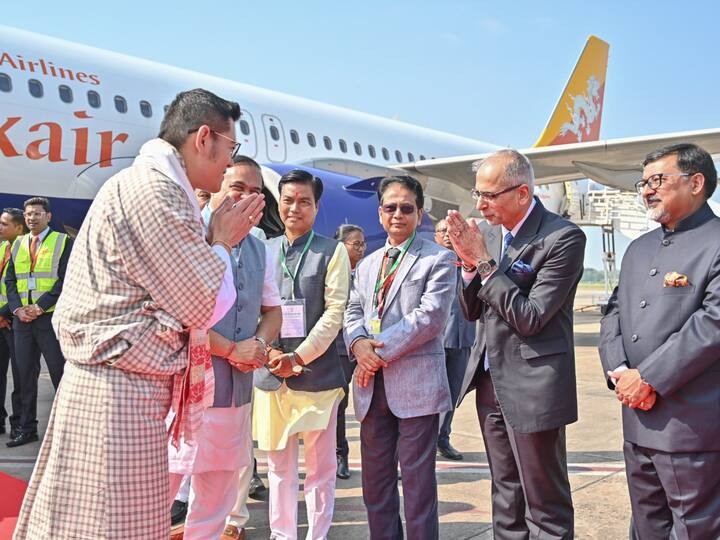 Bhutan King meets Assam Cabinet ministers and senior officials of the state government at the Lokpriya Gopinath Bordoloi International Airport. (Source: @MEAIndia)