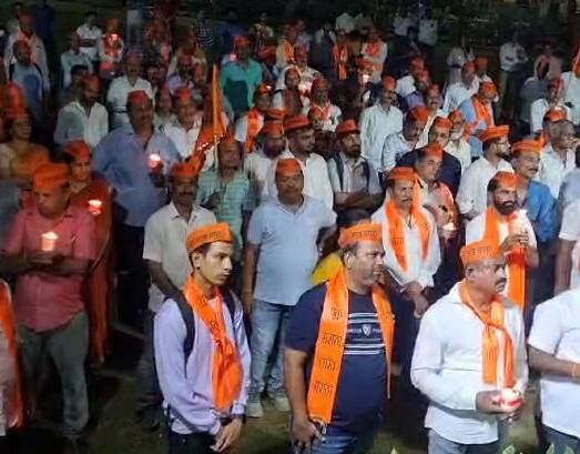 मराठा आरक्षणाच्या मागणीसाठी मनोज जरांगे पाटील यांनी सुरू केलेले आमरण उपोषण काल जरी सोडले असले तरी मुंबईसह महाराष्ट्रात आज ही अनेक ठिकाणी साखळी उपोषण सुरुच आहे.