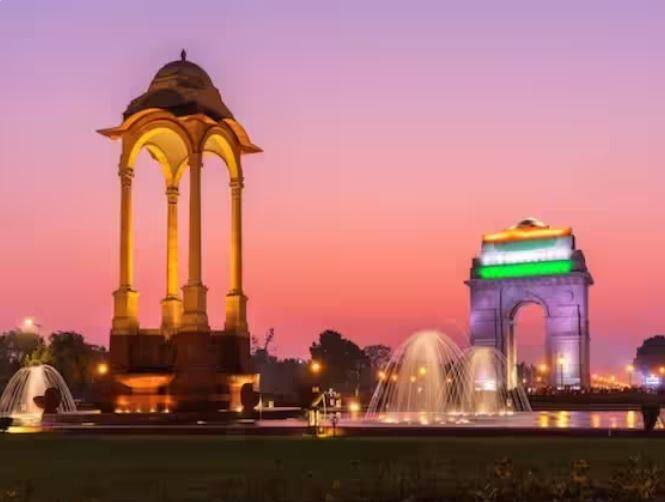 Indian Cities with Highest Billionaires:  ਭਾਰਤ ਵਿੱਚ ਬਹੁਤ ਸਾਰੇ ਅਜਿਹੇ ਸ਼ਹਿਰ ਹਨ ਜਿੱਥੇ ਵੱਡੀ ਗਿਣਤੀ ਵਿੱਚ ਅਰਬਪਤੀ ਰਹਿੰਦੇ ਹਨ। ਫੋਰਬਸ ਦੇ ਅਨੁਸਾਰ, ਦਿੱਲੀ, ਮੁੰਬਈ ਅਤੇ ਬੈਂਗਲੁਰੂ ਦੇ ਨਾਮ ਚੋਟੀ ਦੇ 10 ਗਲੋਬਲ ਸ਼ਹਿਰਾਂ ਦੀ ਸੂਚੀ ਵਿੱਚ ਸ਼ਾਮਲ ਹਨ ਜਿੱਥੇ ਸਭ ਤੋਂ ਵੱਧ ਅਰਬਪਤੀ ਰਹਿੰਦੇ ਹਨ। ਜਾਣੋ ਅਰਬਪਤੀਆਂ ਦੇ ਮਾਮਲੇ 'ਚ ਚੋਟੀ ਦੇ 6 ਭਾਰਤੀ ਸ਼ਹਿਰਾਂ ਦੇ ਨਾਂਅ।