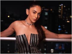 Rakul Preet Singh: బ్లాక్ కలర్ అవుట్ ఫిట్ లో రకుల్ - గ్లామర్ ట్రీట్ అదిరిందిగా!