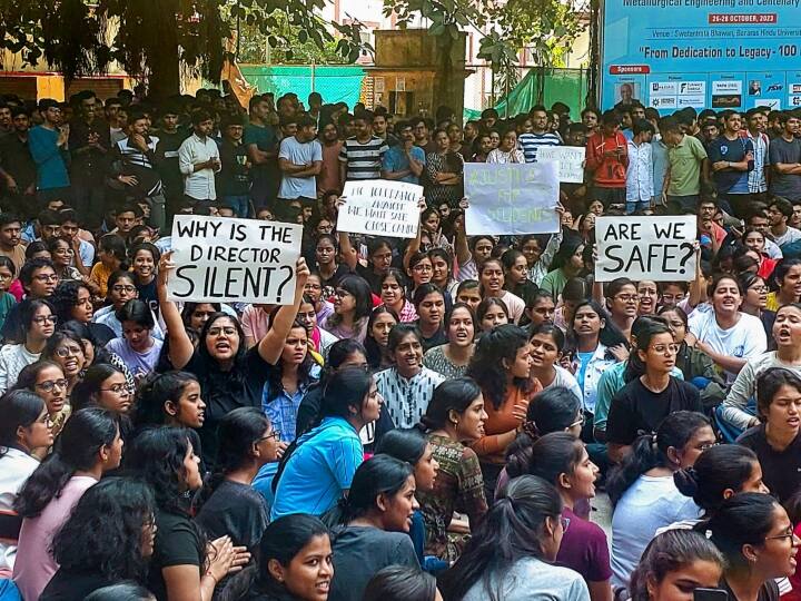 Varanasi: IIT-BHU में छात्रा से छेड़खानी का मामला, कई घंटों तक चला आंदोलन खत्म, 7 मुद्दों पर प्रशासन से बनी सहमति IIT BHU Student Molestation Case Protest ended after 7 Demands Accepted by BHU Administration ANN Varanasi: IIT-BHU में छात्रा से छेड़खानी का मामला, कई घंटों तक चला आंदोलन खत्म, 7 मुद्दों पर प्रशासन से बनी सहमति