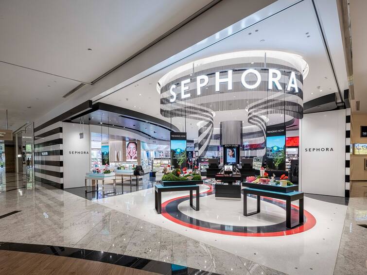 Prestige beauty retailer Sephora announced a partnership with Reliance Beauty and Personal Care Limited Reliance Retail Deal: मुकेश अंबानी ने की एक और शानदार डील, दुनिया की फेमस ब्यूटी रिटेलर के साथ मिलाया हाथ