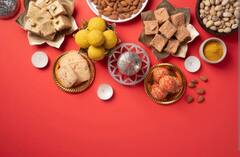 दिवाली में बढ़ ना जाए आपका वजन, इन बातों का रखें ध्यान और फिटनेस को लेकर हो जाएं बिंदास