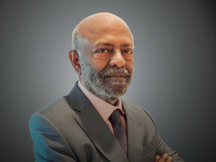 एचसीएल टेक्नोलॉजीज के फाउंडर और चेयरमैन शिव नादर (Shiv Nadar) को यह खिताब मिला है. उन्होंने भारत में सबसे अधिक दान देने वाले व्यक्ति का खिताब हासिल किया है.