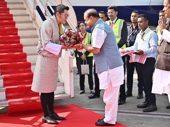 Bhutan King Jigme Khesar Namgyal Wangchuck arrived in Guwahati on Friday. He was welcomed by Assam Chief Minister Himanta Biswa Sarma at the city’s Lokpriya Gopinath Bordoloi Airport. (Source: @MEAIndia)