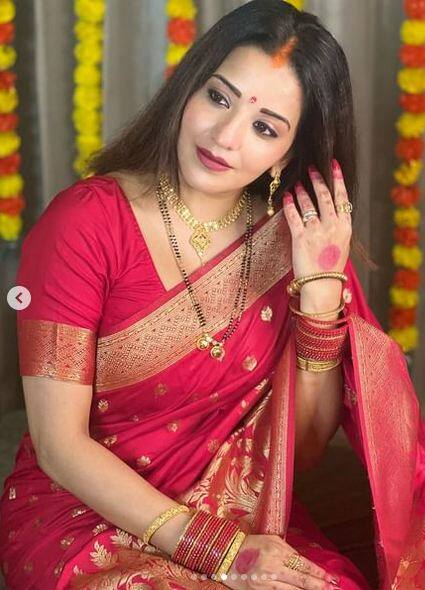 ਹਾਲ ਹੀ ਵਿੱਚ, ਅਭਿਨੇਤਰੀ ਨੇ ਆਪਣੇ ਲੇਟੈਸਟ ਐਥਨਿਕ ਲੁੱਕ ਵਿੱਚ ਕਰਵਾ ਚੌਥ ਦੇ ਜਸ਼ਨ ਦੀਆਂ ਕੁਝ ਤਸਵੀਰਾਂ ਆਪਣੇ ਇੰਸਟਾਗ੍ਰਾਮ ਅਕਾਉਂਟ 'ਤੇ ਪੋਸਟ ਕੀਤੀਆਂ ਹਨ।
