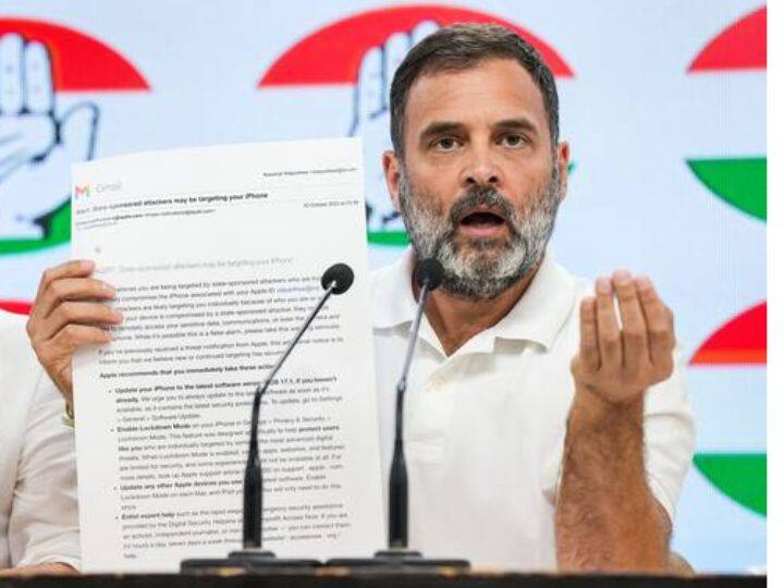 फोन टैपिंग का क्या है कानून, राजनीति में कब-कब बना ये भूचाल की वजह? Phone tapping Law Explained And Spying Detail Apple Notification Hacking ABP फोन टैपिंग का क्या है कानून, राजनीति में कब-कब बना ये भूचाल की वजह?