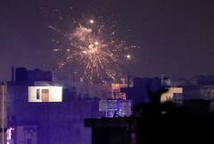 Diwali 2023: বাজি থেকে সাবধান, পরনে থাক সুতির পোশাক, আলোর উৎসবে থাকুন সতর্ক