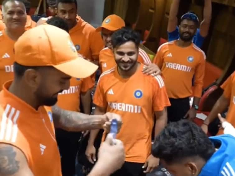 Sachin Tendulkar video announcement Shreyas Iyer best fielder of match dressing room ceremony IND vs SL WC Match Celebrations In Indian Dressing Room As Sachin Tendulkar Announces 'Best Fielder Of The Match' After IND vs SL WC Match. WATCH