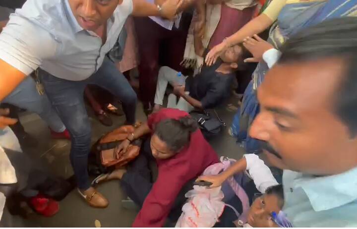 त्याविरोधात भाजपच्या महिलादेखील आक्रमक झाल्याचं पाहायला मिळत आहे.