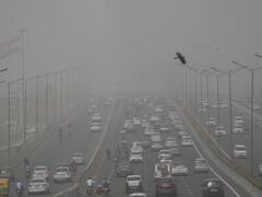 Delhi Air Pollution : दिल्लीत हवेची गुणवत्ता धोकादायक पातळीवर,  प्रदूषणाचा सामना करण्यासाठी अनेक उपाययोजना...