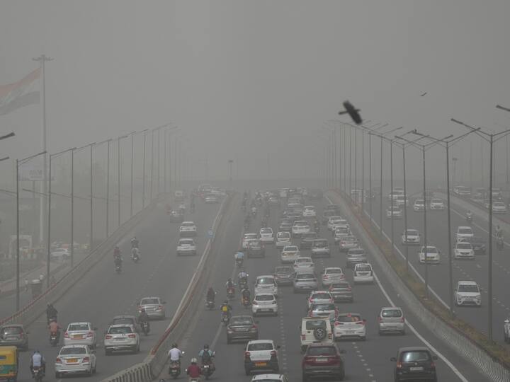 Delhi Air Pollution : दिल्लीत हवेची गुणवत्ता धोकादायक पातळीवर,  प्रदूषणाचा सामना करण्यासाठी अनेक उपाययोजना...