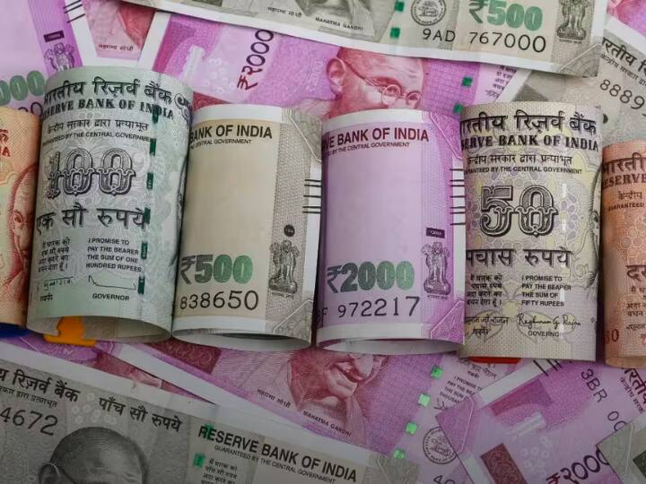 बता दें कि शिव नादर अपनी कमाई का बड़ा हिस्सा शिव नदार फाउंडेशन को दे देते हैं, जो शिक्षा, हेल्थ और समाजिक क्षेत्रों में जागरुकता बढ़ाने के लिए खर्च करता है. शिव नादर के बाद विप्रो के अजीम प्रेमजी दूसरे स्थान पर हैं. उन्होंने 2022-23 में कुल 1774 करोड़ रुपये दान में दिए हैं. जो कि वित्त वर्ष 2021-22 के मुकाबले 267 फीसदी ज्यादा है.