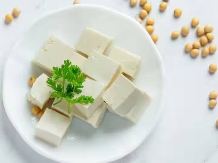 શાકાહારી લોકોની ફેવરિટ રેસિપી પનીર યુક્ત વાનગી છે. પનીર કરી ભારતના દરેક પ્રદેશમાં ખૂબ જ ઉત્સાહથી ખાવામાં આવે છે.