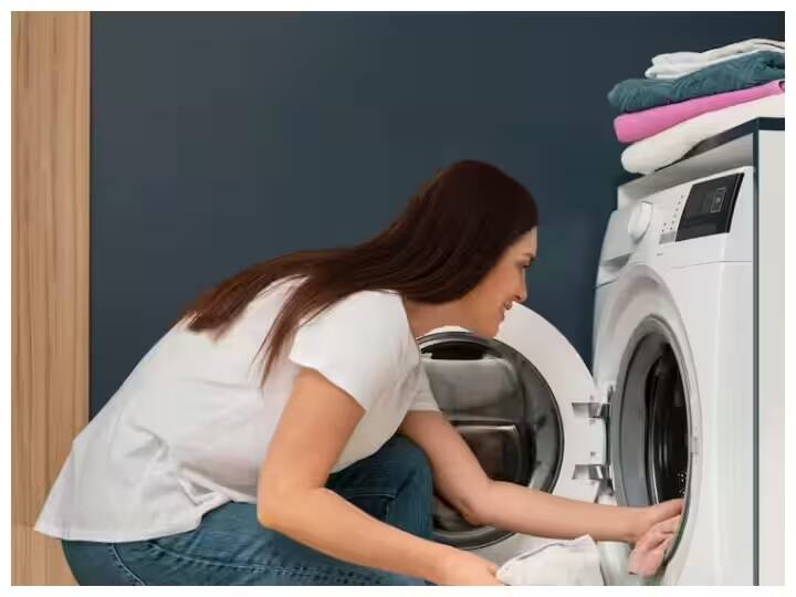 इतना ही नहीं मशीन को बच्चों से बचाने के लिए उसमें Child Lock दिया गया हो. वॉशिंग में ऑटो वॉशिंग प्रोग्राम दिया गया हो, ताकि वह एक निर्धारित समय शुरू हो सके. इसे अलावा मशीन में Pre-Soak Option यह प्रक्रिया अधिक गंदे कपड़ों को साफ करने के लिए प्रयोग में लाई जाती है.