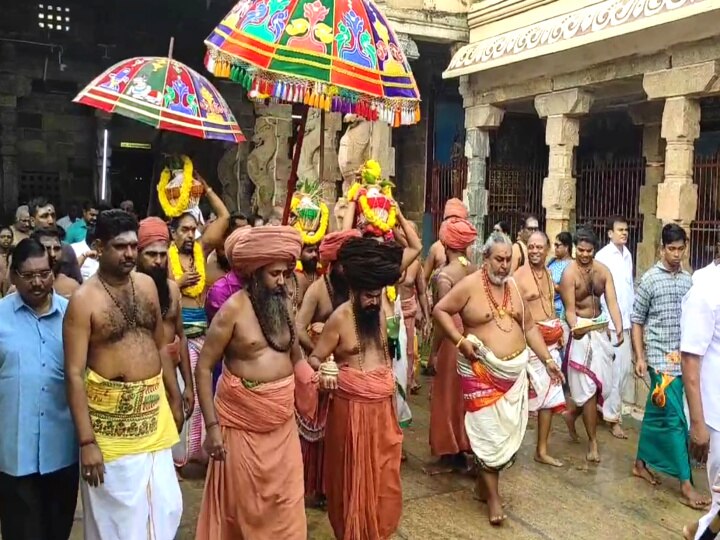 திருக்கடையூர் கோயிலில் தருமபுரம் ஆதீன மடாதிபதிக்கு  கலசபிஷேகம் - திரளான பக்தர்கள் பங்கேற்பு