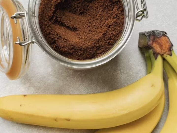 தேவையான பொருட்கள் : வாழைப்பழம், கொக்கோ பௌடர், பாதாம், முந்திரி, வால்நட், தேன், தேங்காய் பால், ஐஸ் கட்டிகள்.