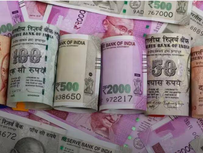 ਤੁਹਾਨੂੰ ਦੱਸ ਦੇਈਏ ਕਿ ਸ਼ਿਵ ਨਾਦਰ ਆਪਣੀ ਕਮਾਈ ਦਾ ਵੱਡਾ ਹਿੱਸਾ ਸ਼ਿਵ ਨਾਦਰ ਫਾਊਂਡੇਸ਼ਨ ਨੂੰ ਦਿੰਦਾ ਹੈ, ਜੋ ਇਸ ਨੂੰ ਸਿੱਖਿਆ, ਸਿਹਤ ਅਤੇ ਸਮਾਜਿਕ ਖੇਤਰਾਂ ਵਿੱਚ ਜਾਗਰੂਕਤਾ ਵਧਾਉਣ ਲਈ ਖਰਚ ਕਰਦਾ ਹੈ। ਸ਼ਿਵ ਨਾਦਰ ਤੋਂ ਬਾਅਦ ਵਿਪਰੋ ਦੇ ਅਜ਼ੀਮ ਪ੍ਰੇਮਜੀ ਦੂਜੇ ਸਥਾਨ 'ਤੇ ਹਨ। ਉਸਨੇ 2022-23 ਵਿੱਚ ਕੁੱਲ 1774 ਕਰੋੜ ਰੁਪਏ ਦਾਨ ਕੀਤੇ ਹਨ। ਜੋ ਕਿ ਵਿੱਤੀ ਸਾਲ 2021-22 ਦੇ ਮੁਕਾਬਲੇ 267 ਫੀਸਦੀ ਜ਼ਿਆਦਾ ਹੈ।
