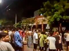 'काफी डर गई थी...बच्चे को 13वें मंजिल से लेकर आई', भूकंप के तेज झटके के बाद लोगों ने बताए अनुभव