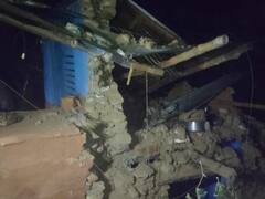 Nepal Earthquake: भूकंप से हिल गया नेपाल, 128 लोगों की मौत, 1000 घायल, तस्वीरों में देखें तबाही का मंजर